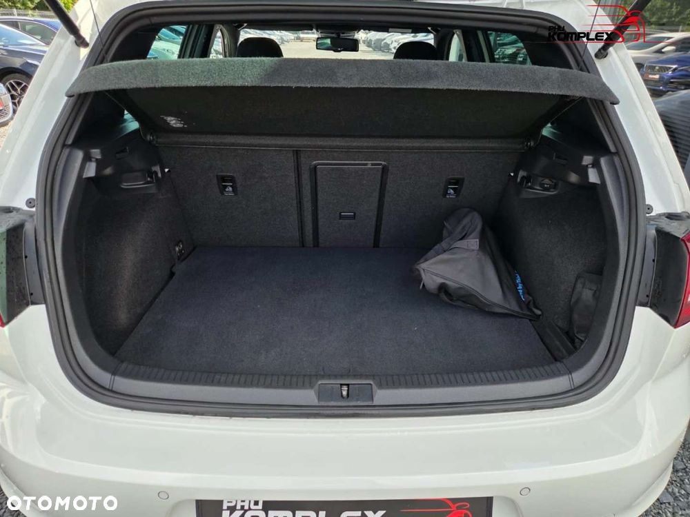 Volkswagen Golf - 11