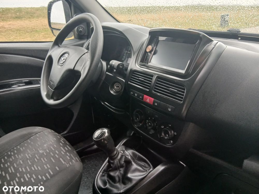 Opel COMBO - 11
