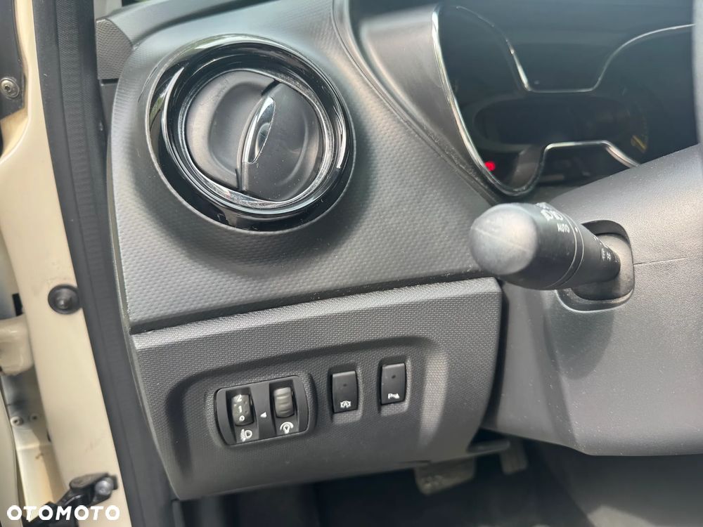 Renault Captur 1.2 Energy TCe Limited EDC - 17