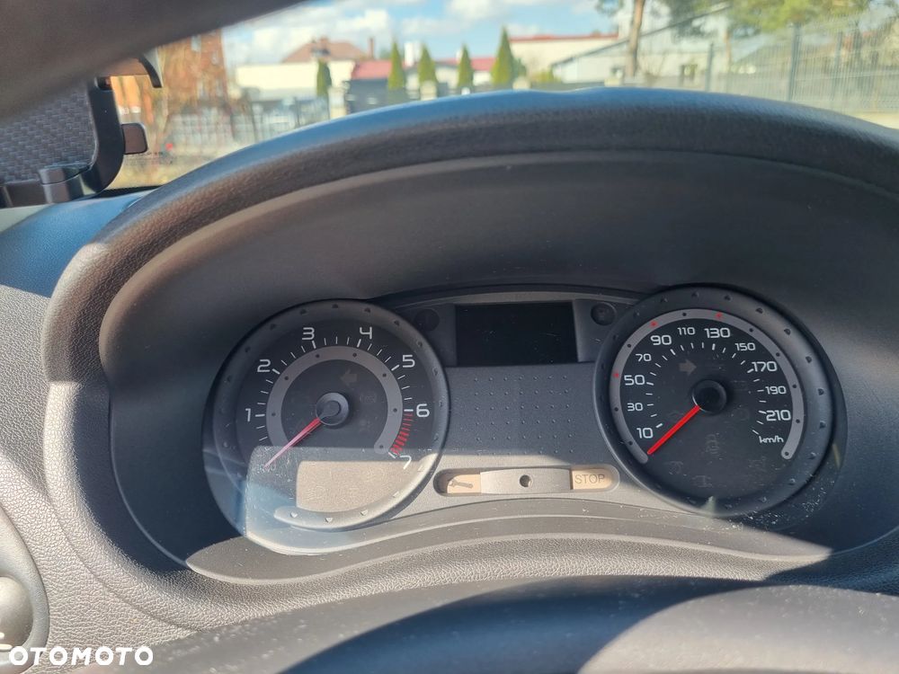 Renault Clio 1.2 16V Expression - 11