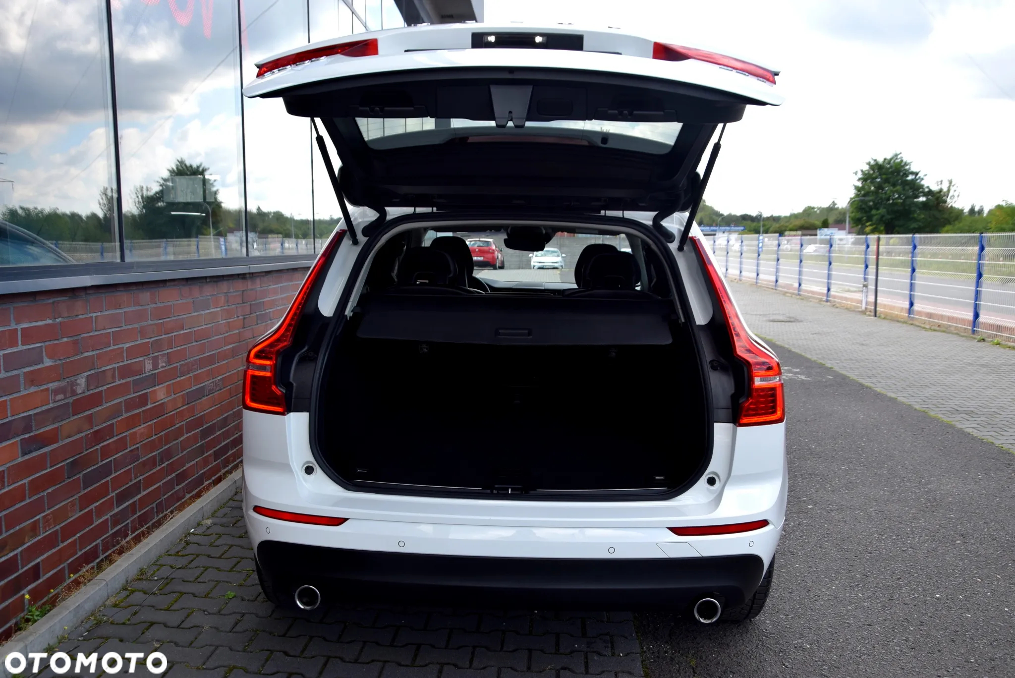 Volvo XC 60 D4 Momentum Pro - 8