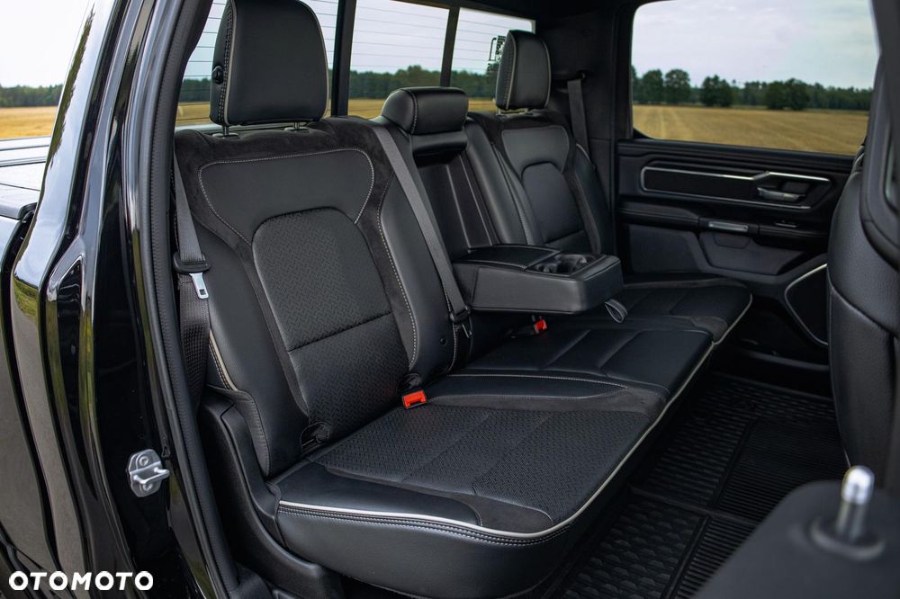 RAM 1500 5.7 Crew Cab Shortbed Laramie Black - 20