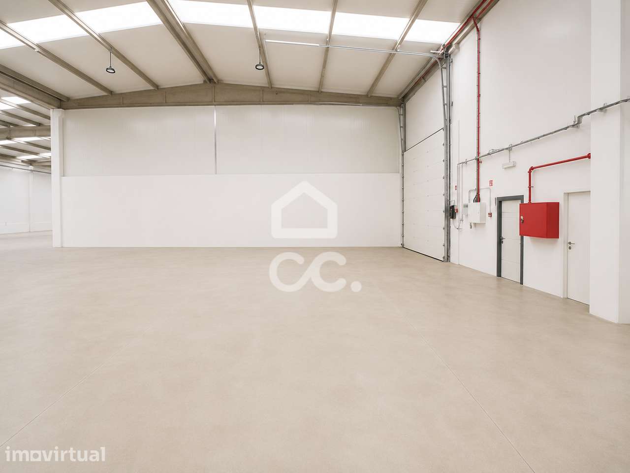 Armazém Novo 365 m² | Pé-Direito 7 m | Zona Industrial do Pau Queimado - Grande imagem: 3/20