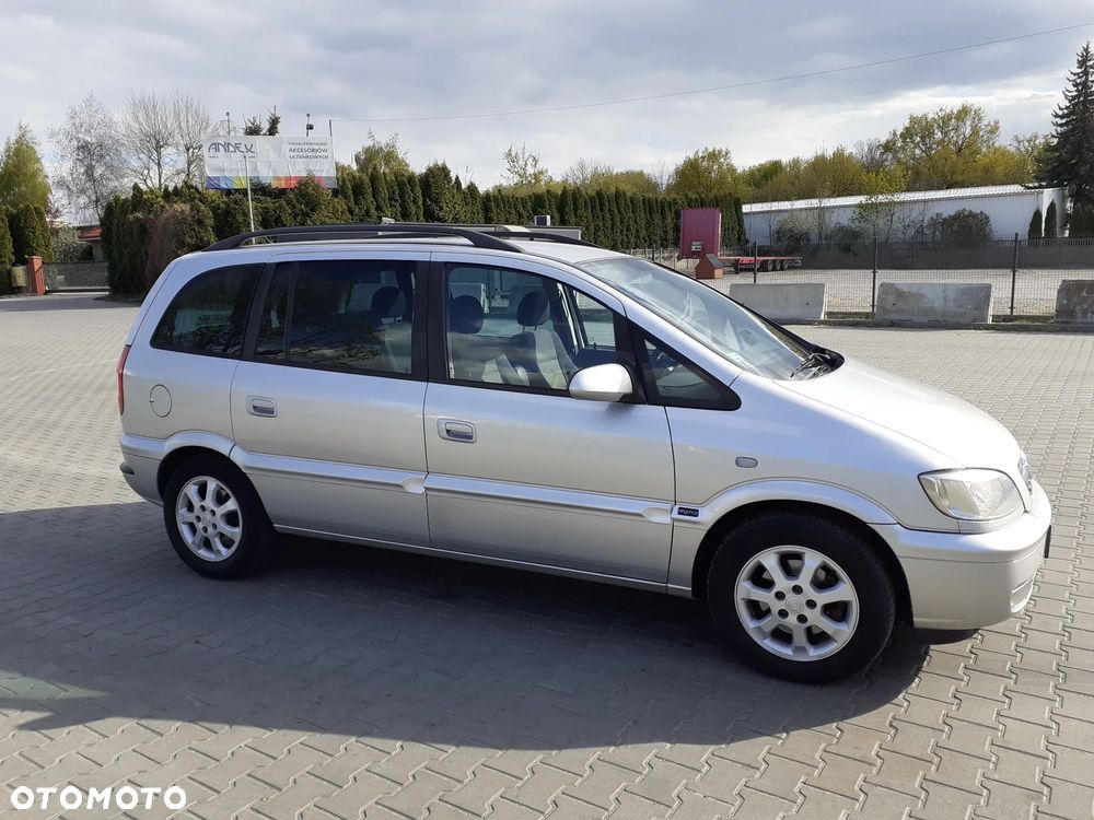 Opel Zafira 1.8 16V Elegance - 10