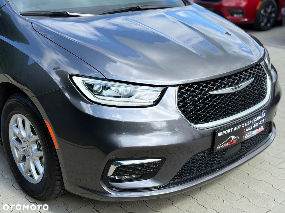 Chrysler Pacifica - 4