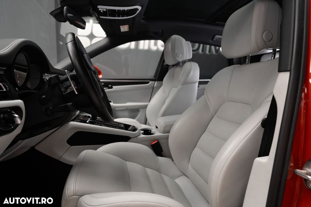 Porsche Macan T - 26