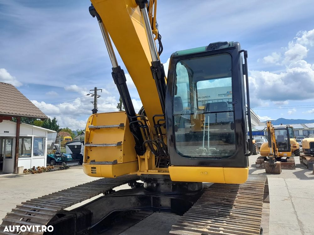 JCB JZ235LC - 11