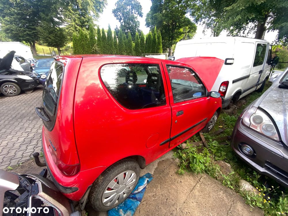 Fiat Seicento na części - 4