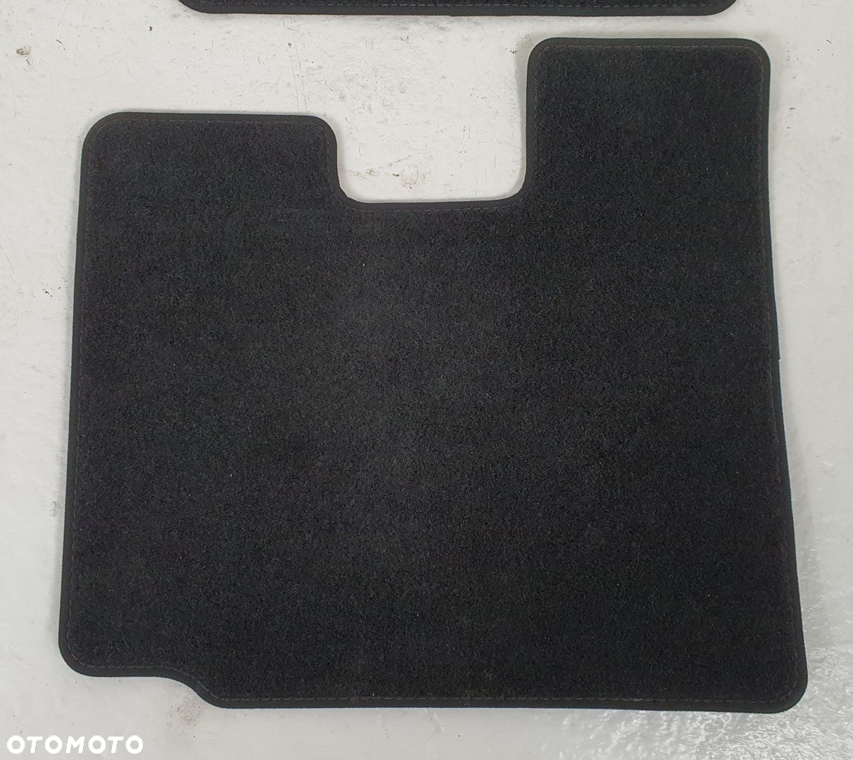 DYWANIKI WYCIERACZKI OPEL ADAM 13377738 KOMPLET - 2