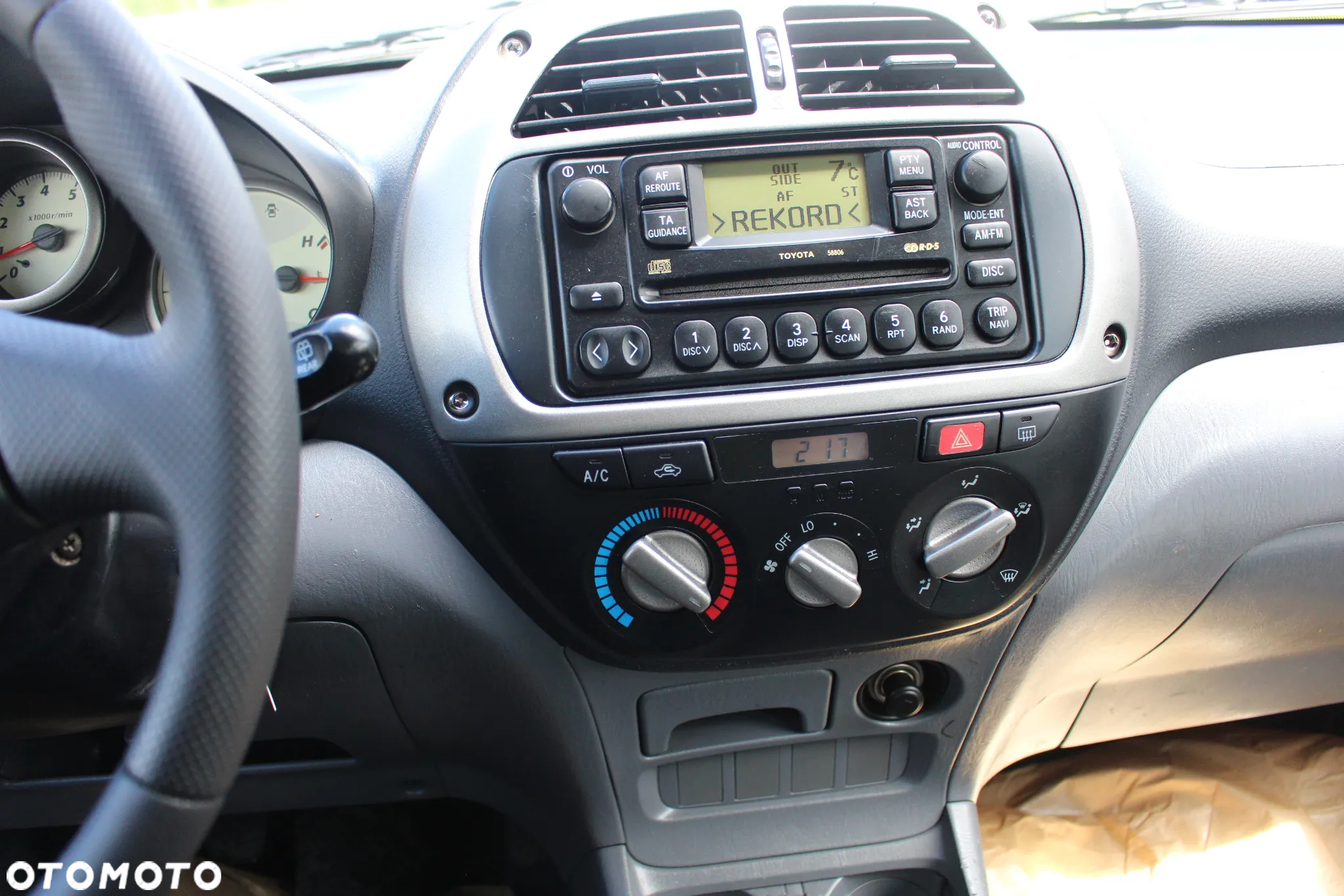 Toyota RAV4 2.0 VVT-i 4x4 - 13