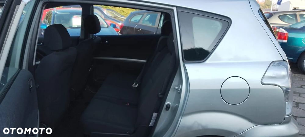 Toyota Corolla Verso 2.2 D-4D Gold + 7os - 15