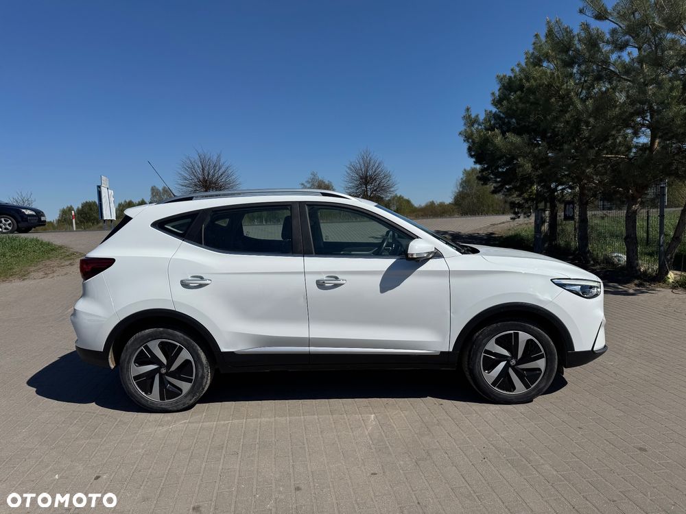 MG ZS Maximal Luxury - 2