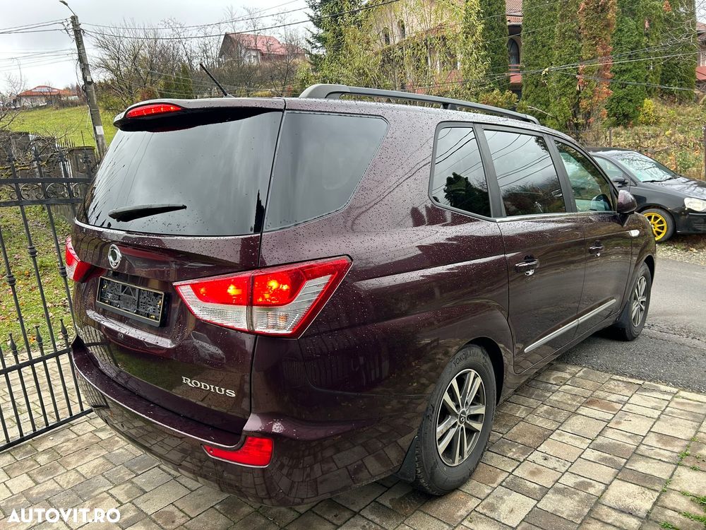 SsangYong Rodius - 4