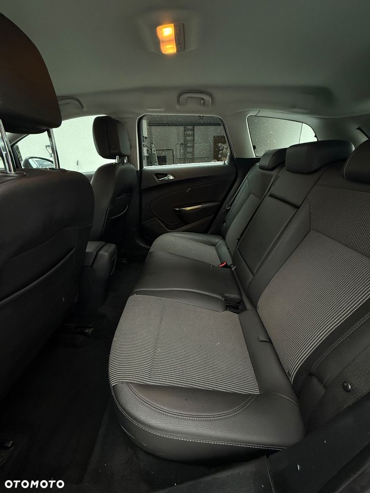 Opel Astra 1.4 T Cosmo - 14