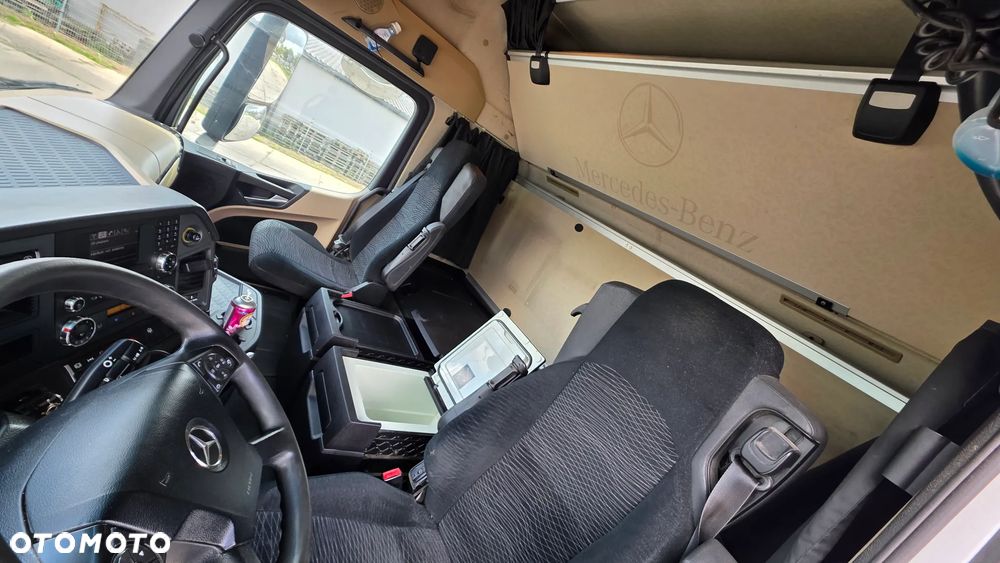 Mercedes-Benz Actros - 6