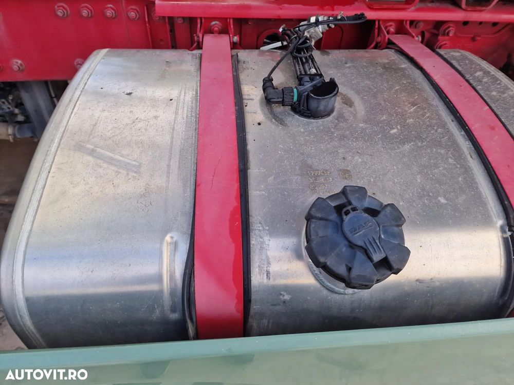 DAF XF 530, KIT BASCULARE, Cutie AUTOMATA+INTARDER 6 trepte, fuste sasiu, 530 CP Euro 6, jante ALUMINIU, Anv 315/80R22,5 70% ok, FRIGIDER, 2 paturi, girofaruri, parasolar, posibilietate leasing 3 ani, PROMOTIE 22.900 EUR+Tva - 15
