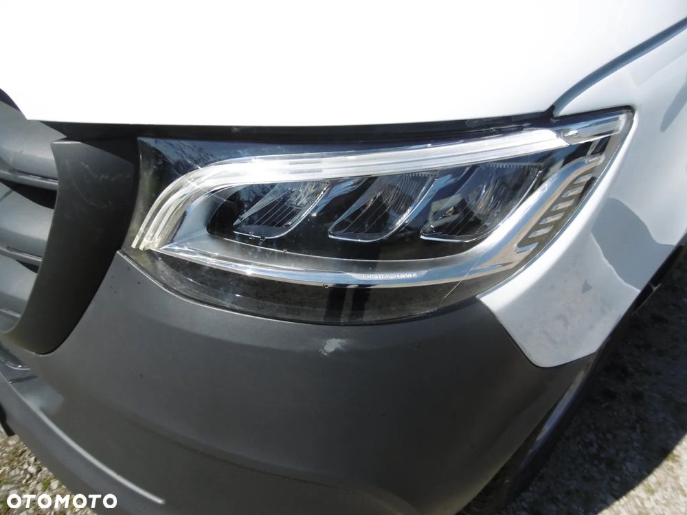 Mercedes-Benz Sprinter - 12