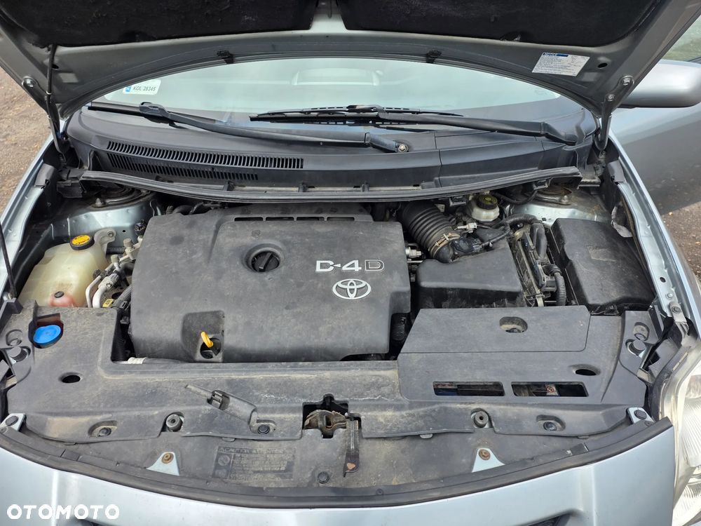 Toyota Auris 2.0 D-4D - 19