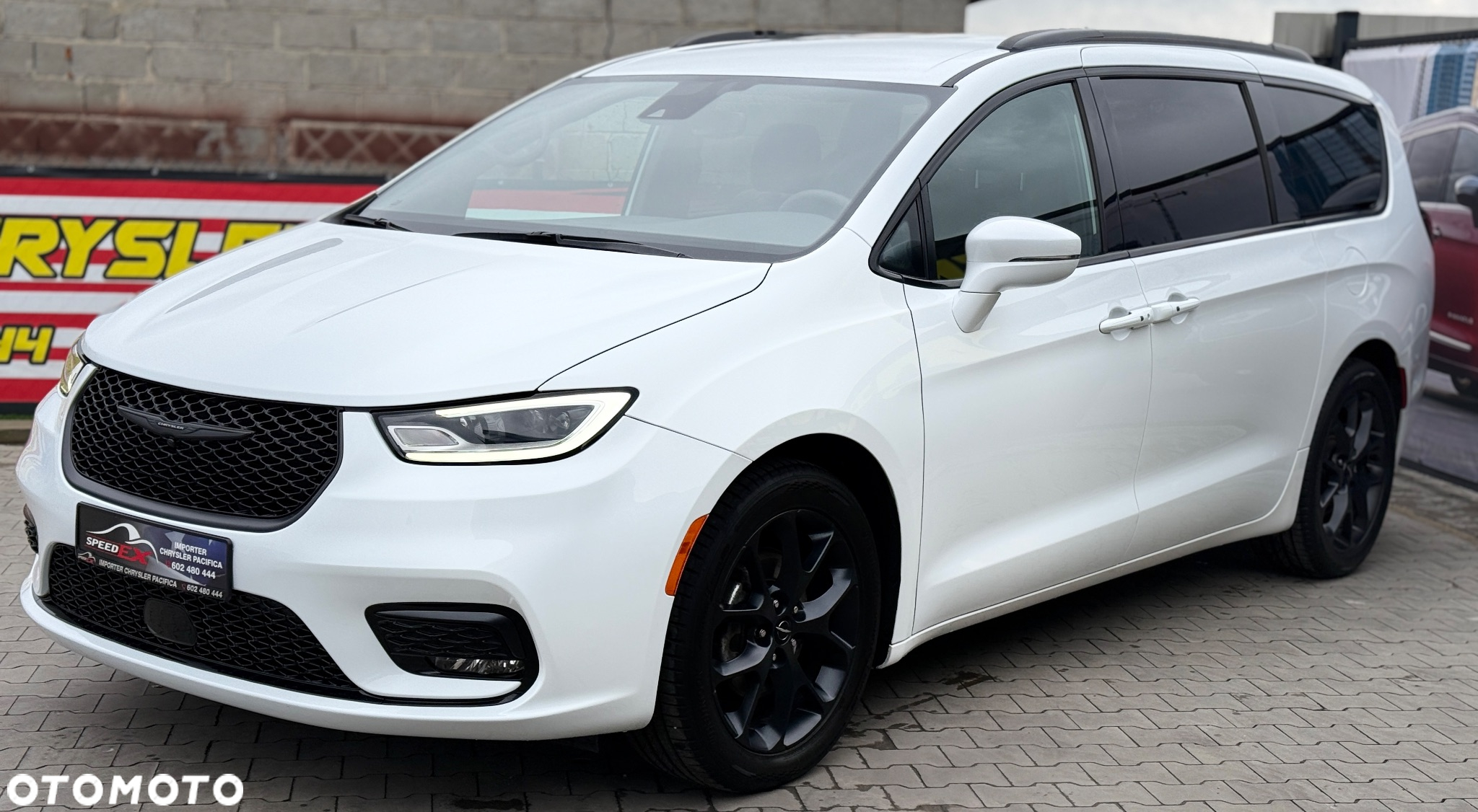 Chrysler Pacifica - 10