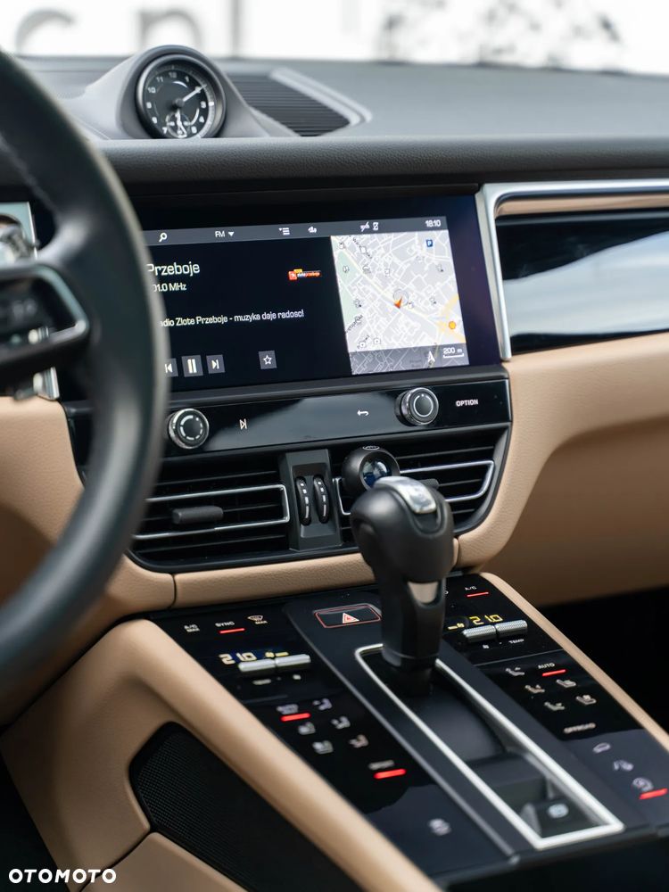 Porsche Macan T - 28
