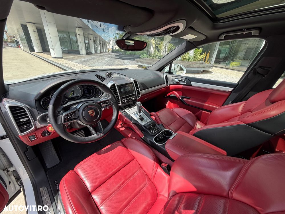 Porsche Cayenne - 12