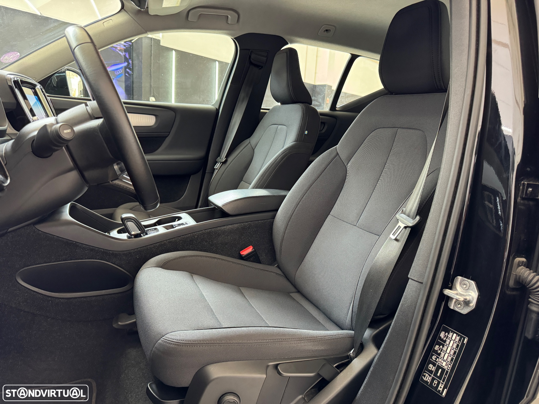 Volvo XC 40 1.5 T5 PHEV Momentum Plus - 8