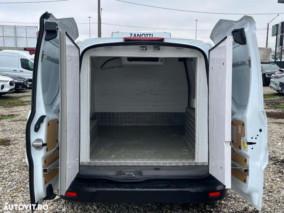 Ford Transit Connect - 9