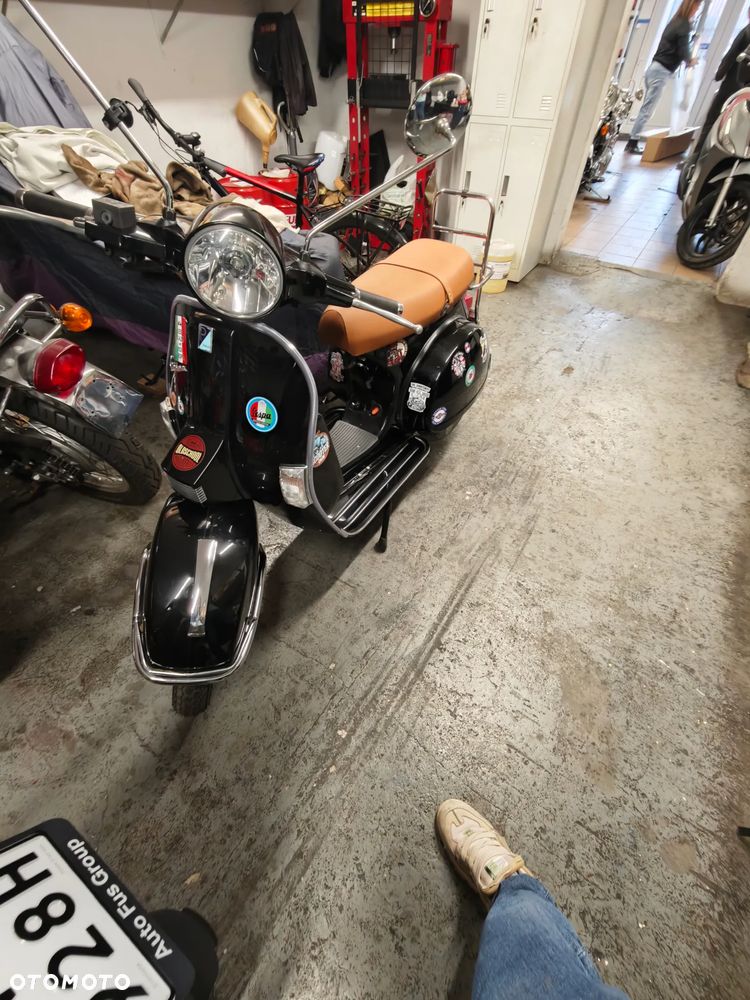 Piaggio Vespa - 1
