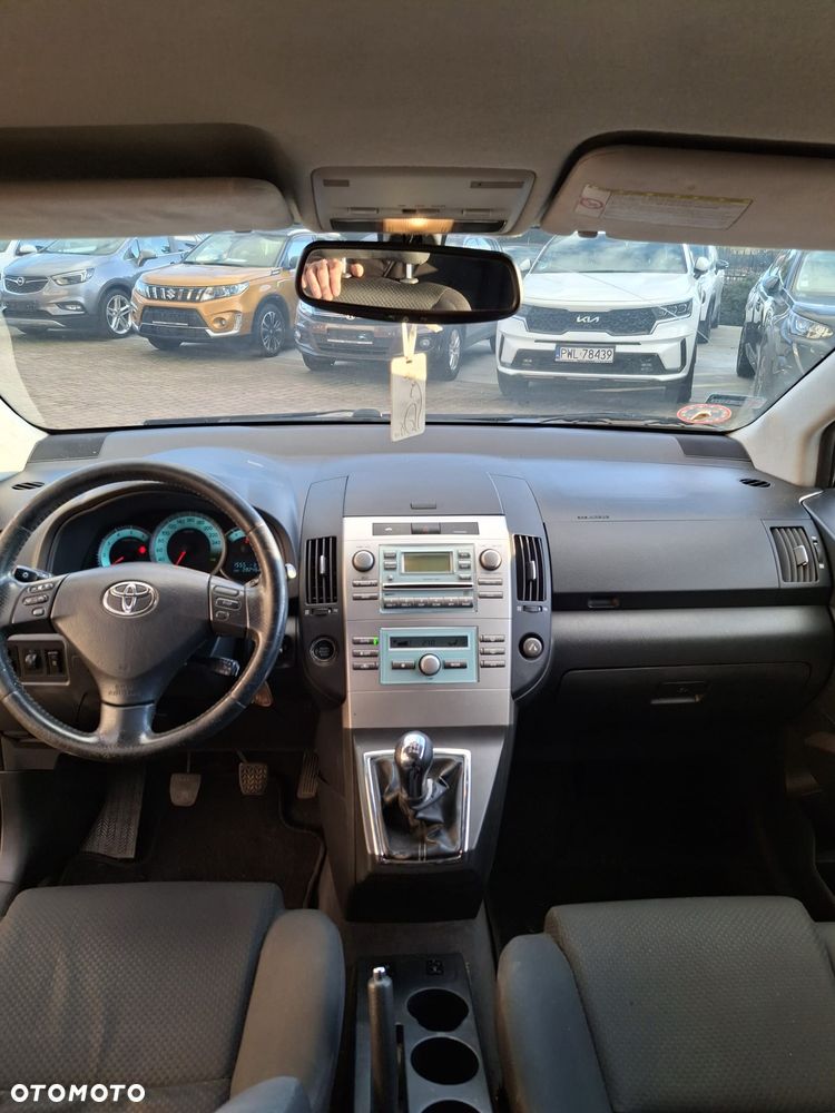 Toyota Corolla Verso - 13