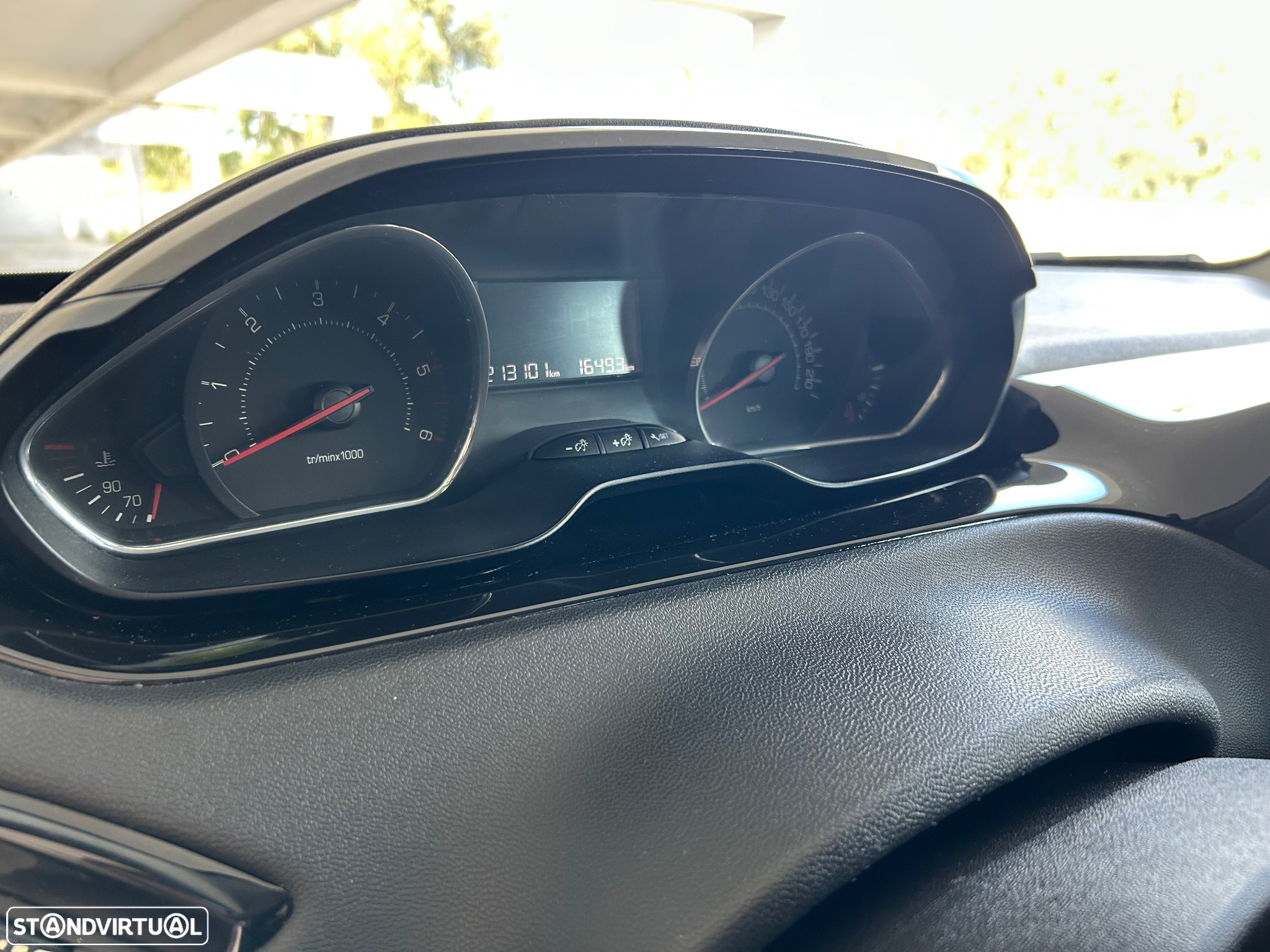 Peugeot 208 1.4 HDi Active - 28