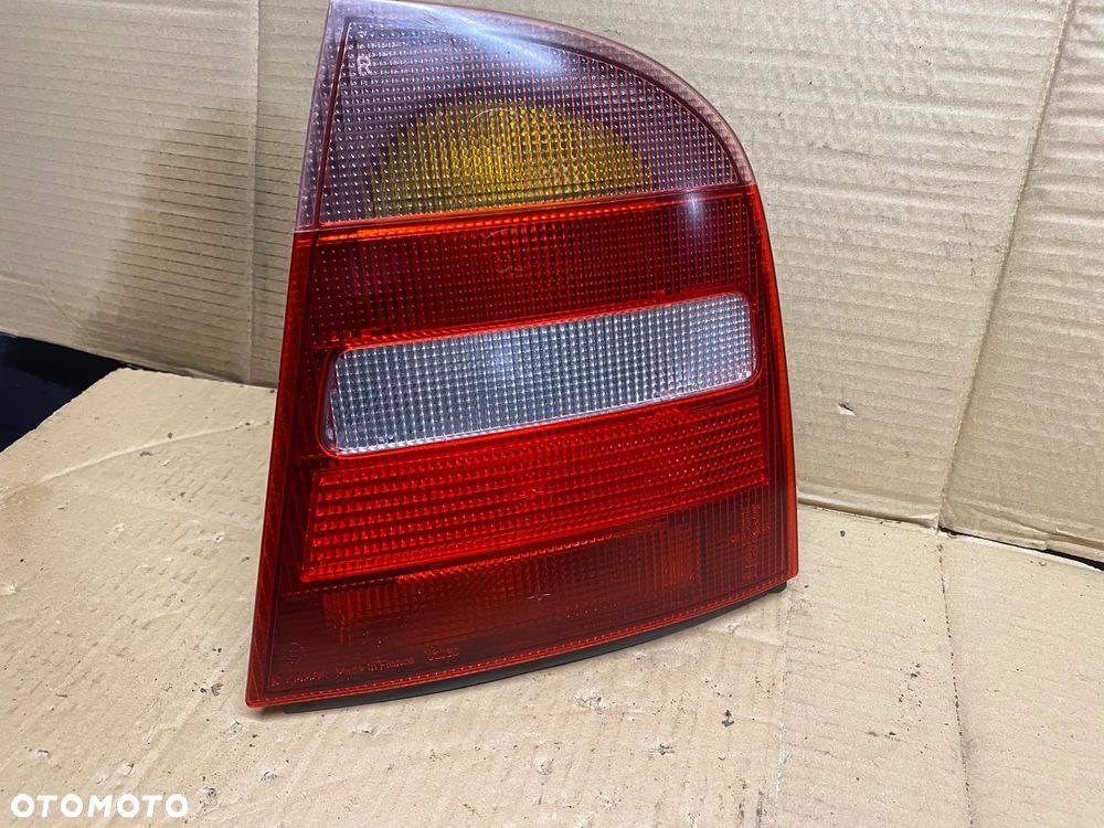 LAMPA TYLNA PRAWA SKODA OCTAVIA I HB 1U6945096 1U6945112 - 1