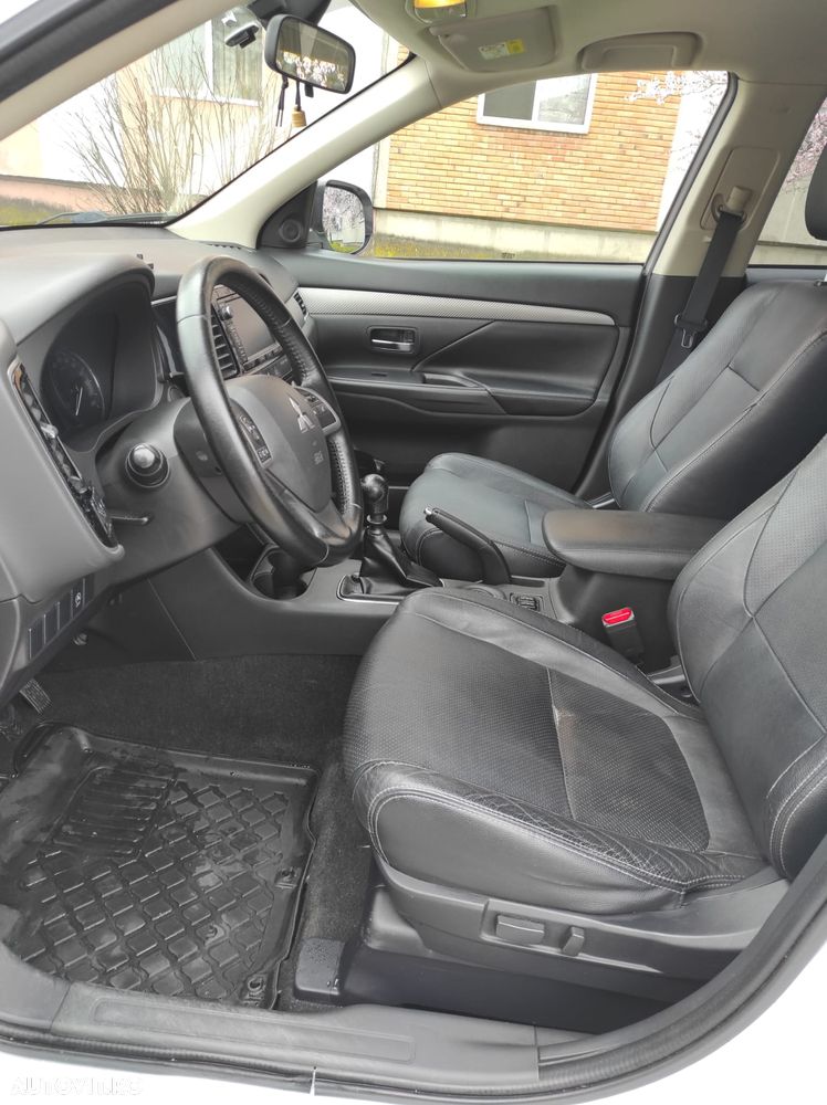 Mitsubishi Outlander 2.2 DI-D 2WD Invite - 13