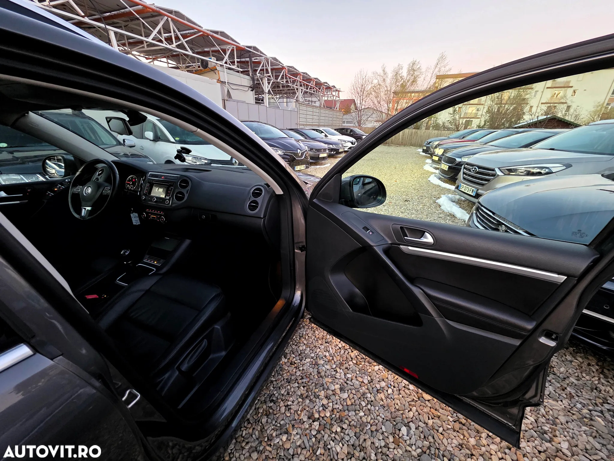 Volkswagen Tiguan 2.0 TDI DPF BlueMotion Technology Exclusive - 13