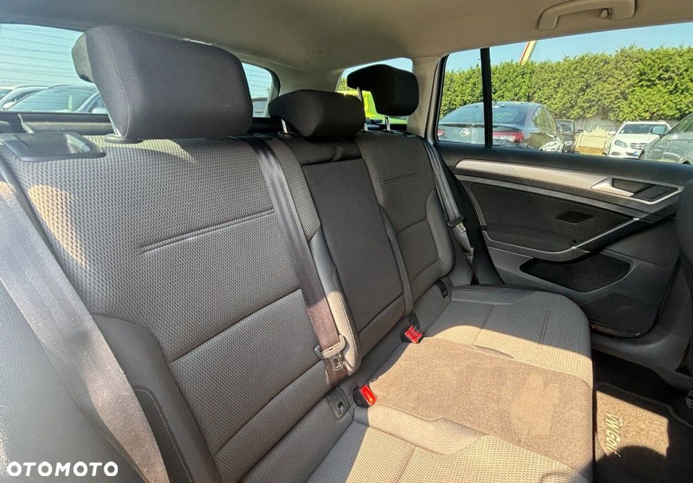 Volkswagen Golf Variant - 11