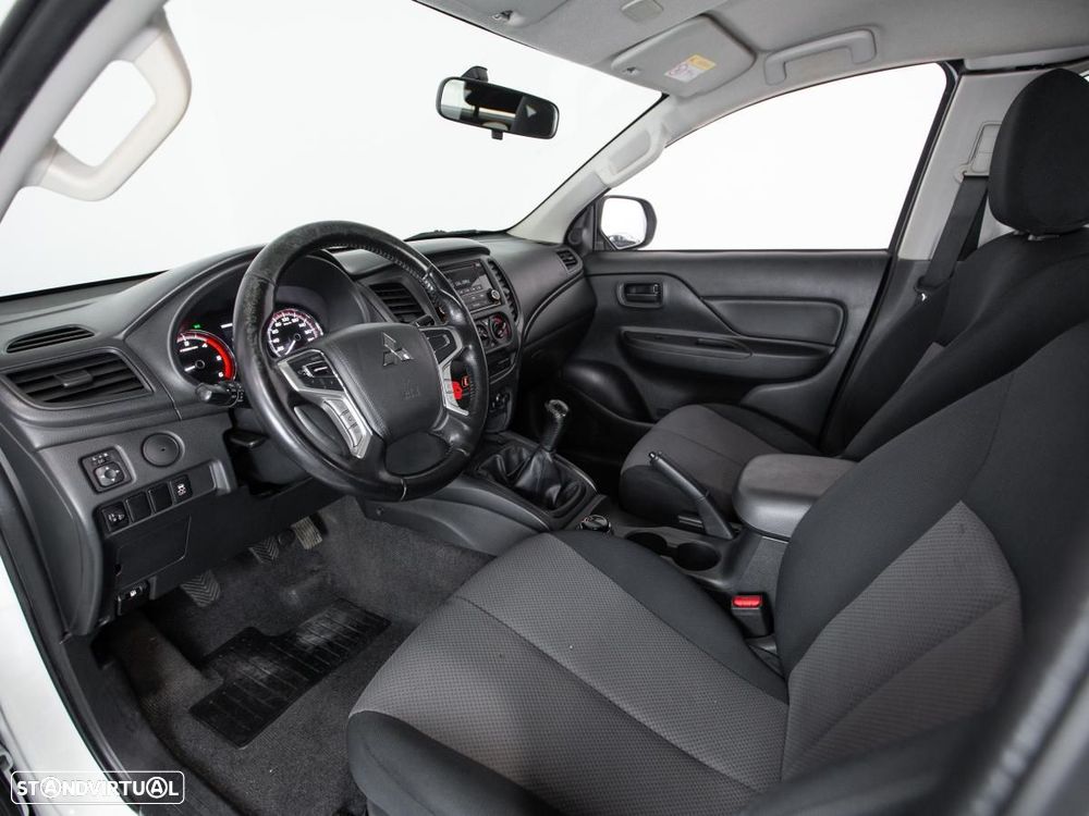 Mitsubishi L200 2.4 DI-D CLUB CAB INVITE 3L 4WD - 4