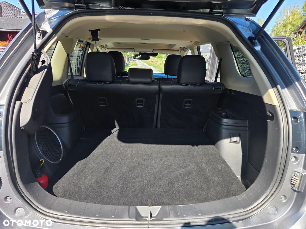 Mitsubishi Outlander Instyle NAVI + - 27