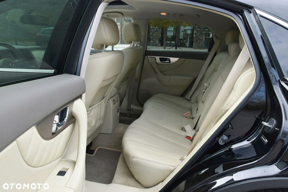 Infiniti FX - 22