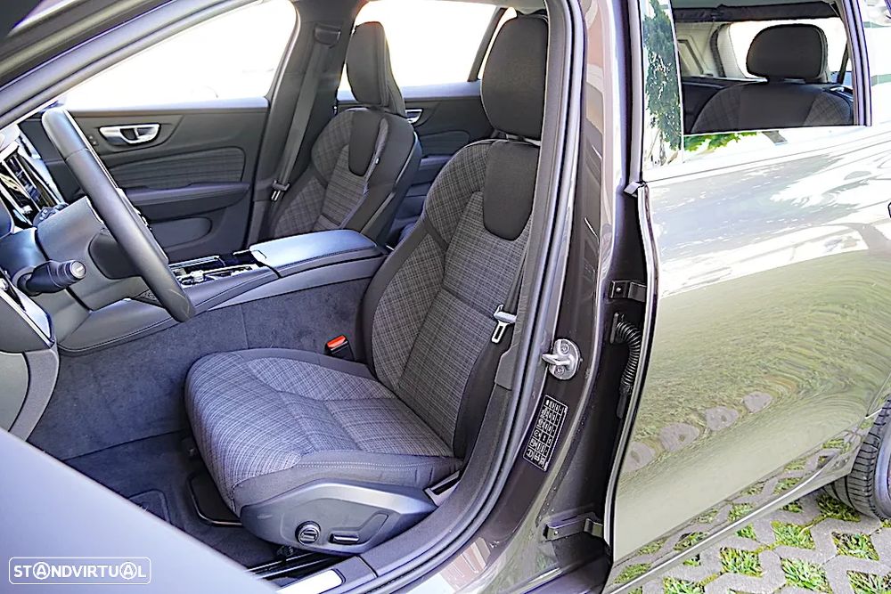 Volvo V60 2.0 T6 AWD TE Core - 19