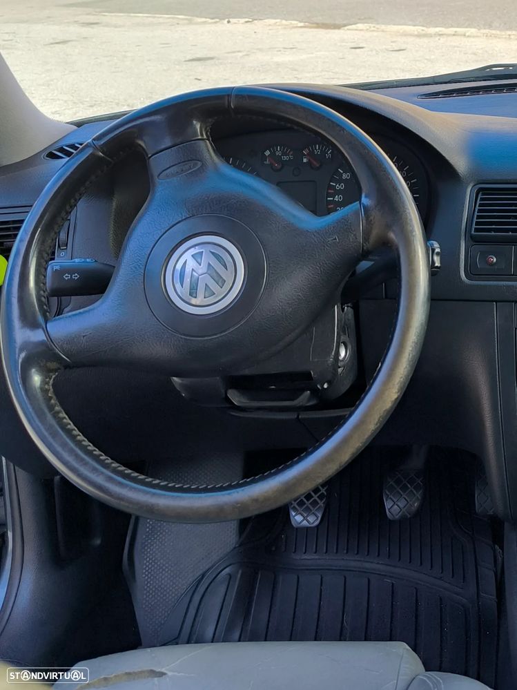 VW Golf 1.9 TDi Highline - 14