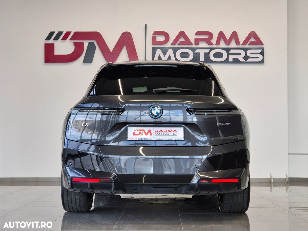 BMW iX - 29