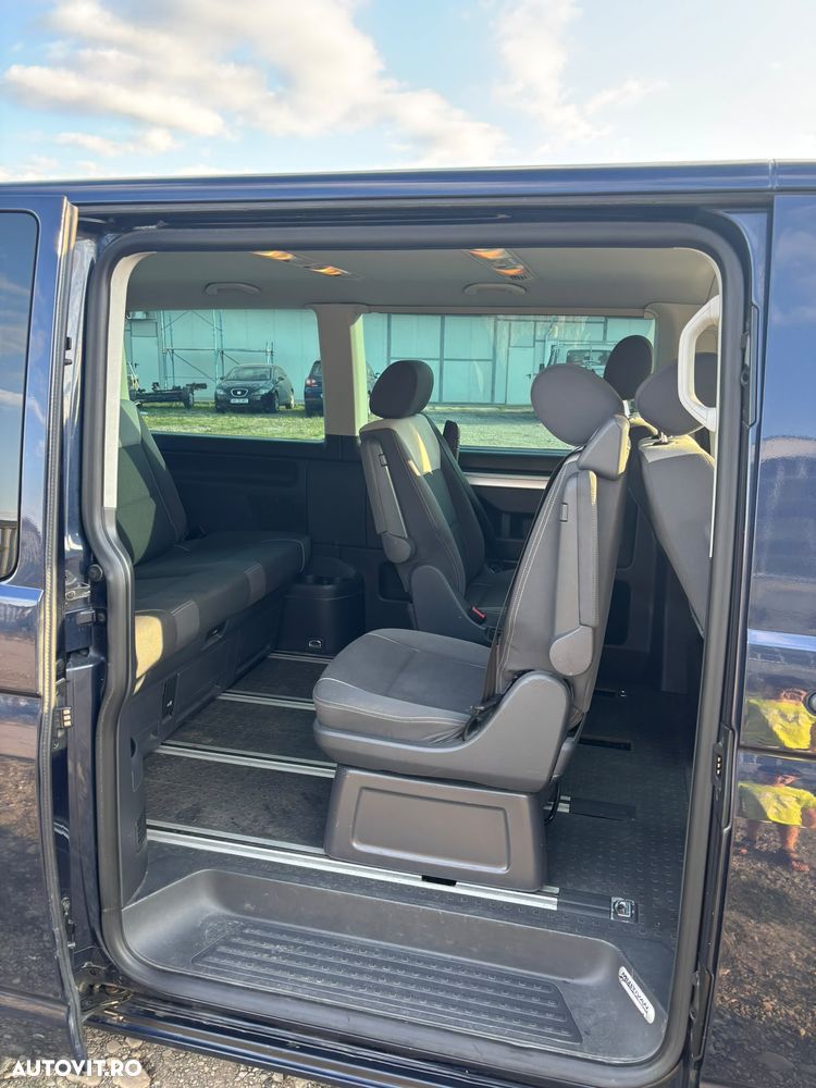 Volkswagen Multivan - 13