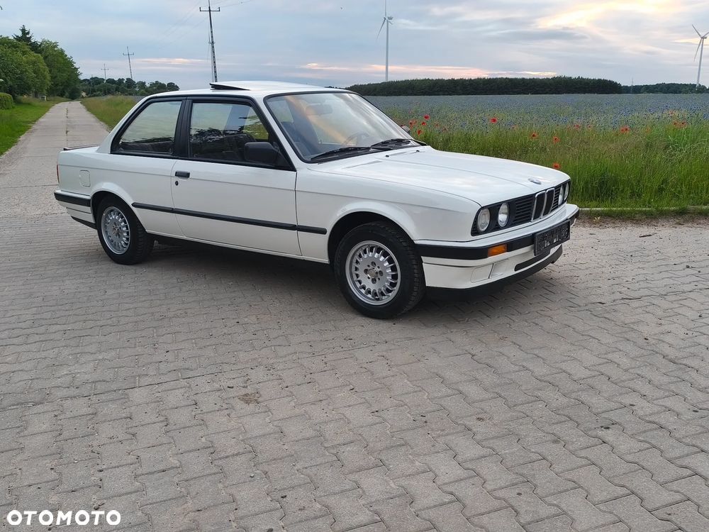 BMW Seria 3 318is - 2