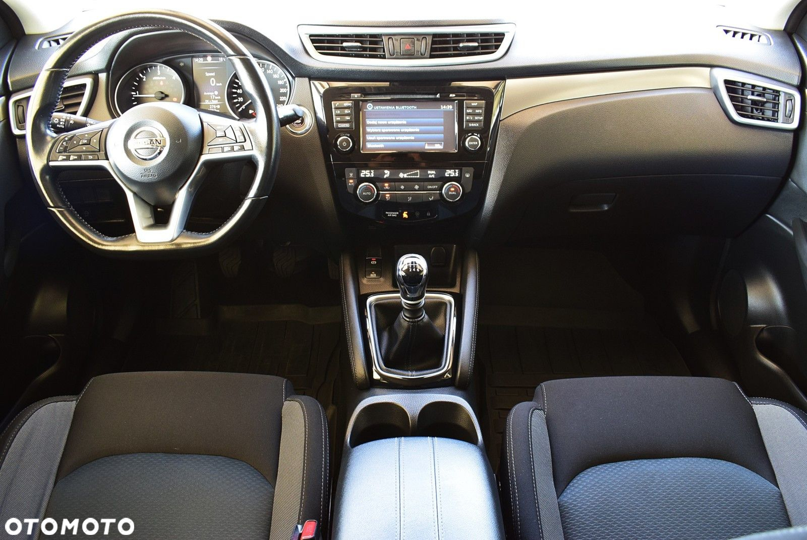 Nissan Qashqai 1.5 dCi N-Connecta - 22