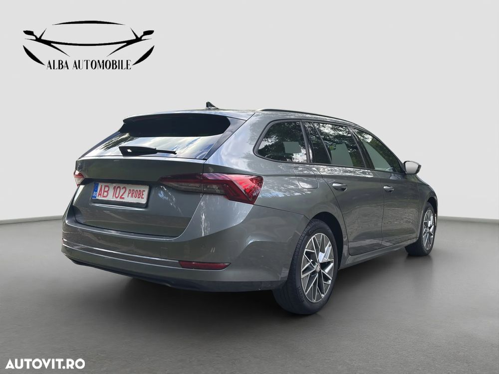 Skoda Octavia Combi 2.0 TDI DSG Sportline - 12