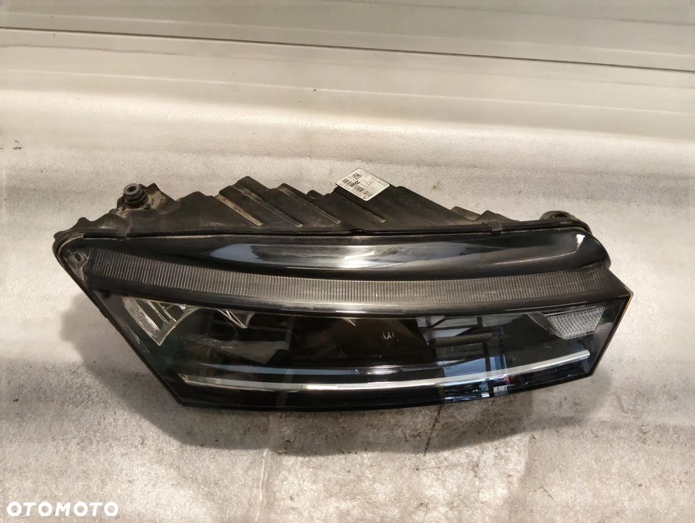 Skoda Octavia Mk4 PÓŁ LED PRZÓD STRONA PRAWA 5E4941016 - 5
