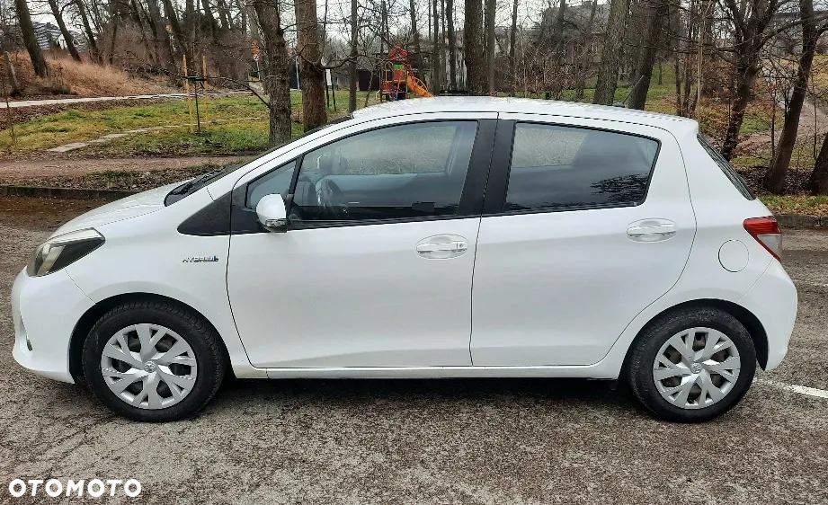 Toyota Yaris Hybrid 100 Dynamic - 5