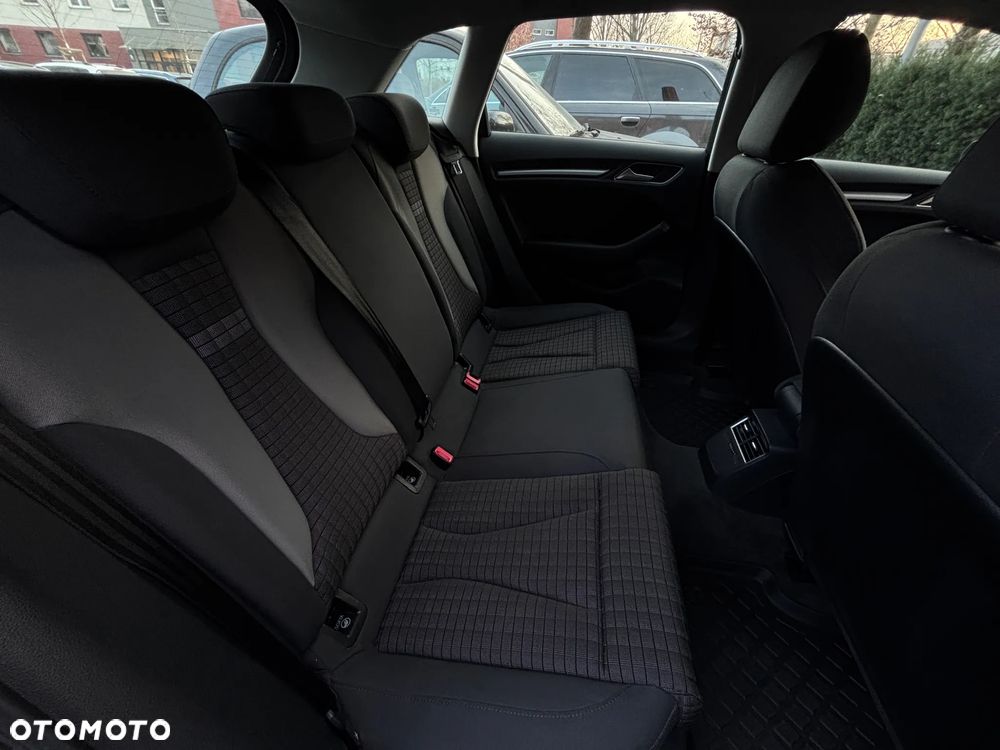 Audi A3 Sportback 2.0 TDI Ambiente - 10