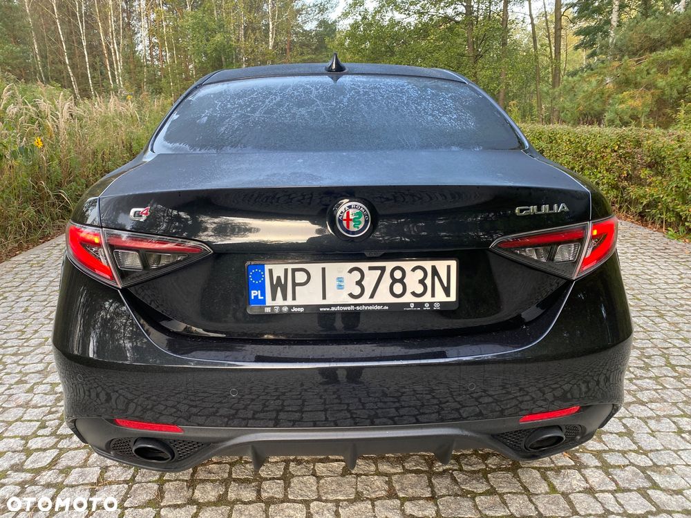 Alfa Romeo Giulia 2.0 Turbo Competizione Q4 - 5