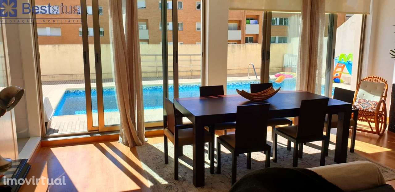 Moradia T 5 -  Acab. de Qualidade - Junto a RTP - Grande imagem: 2/43