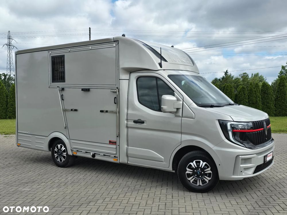 Renault Master-Koniowóz - 6
